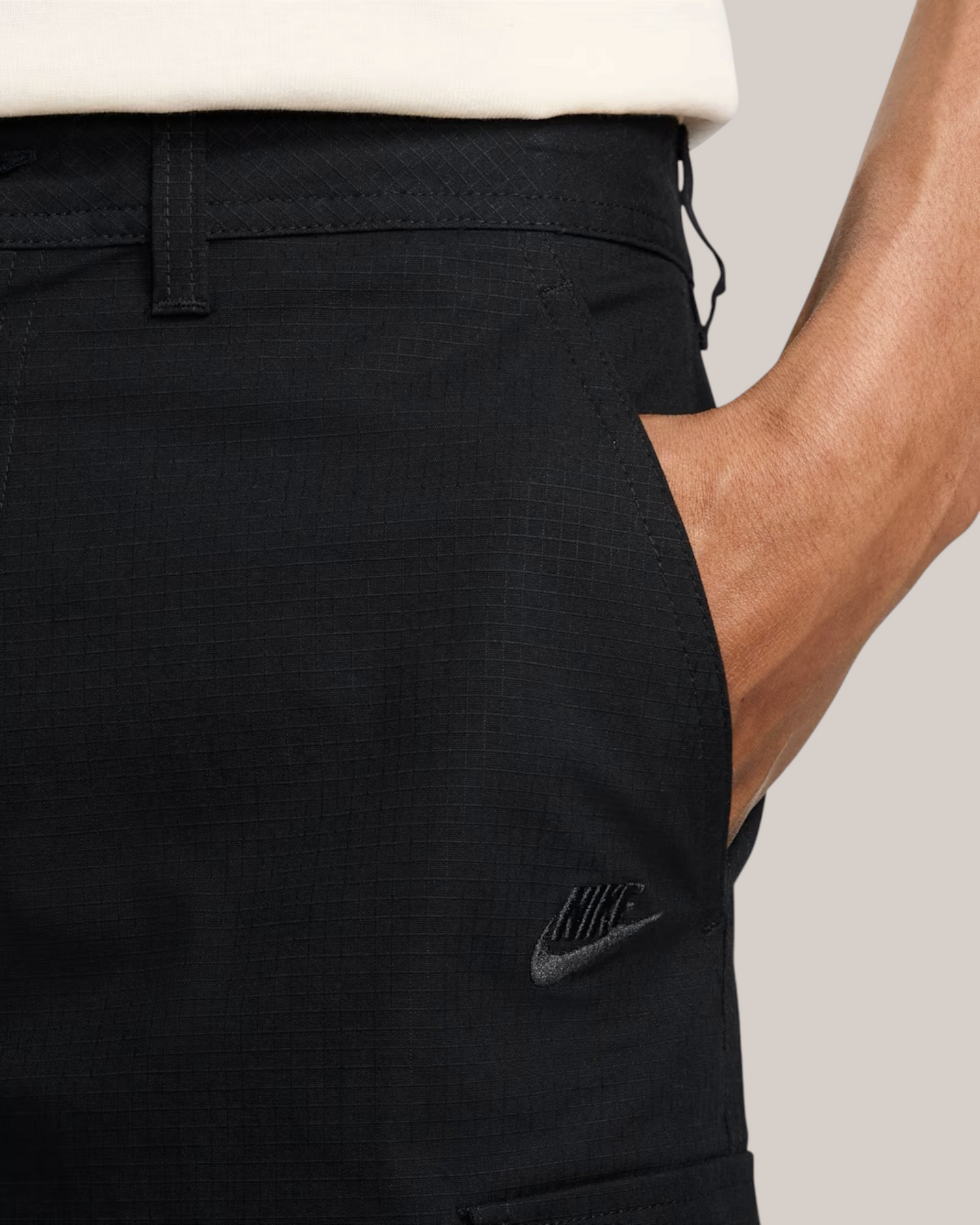 Short Cargo In Tessuto Sportswear Club Nero FN3517-010 Nike