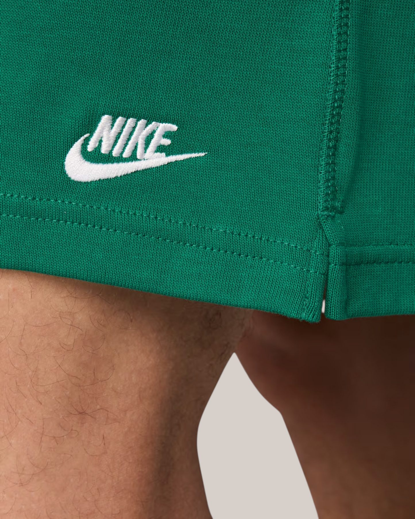 Short Garzato In French Terry Club Sportswear Malachite FQ4359-365 Nike