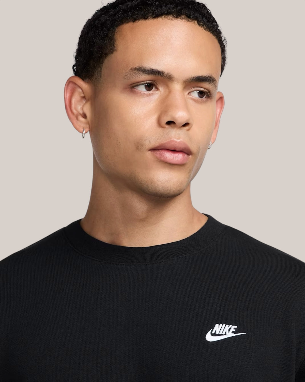 Nike Club Herren-Sweatshirt Schwarz/Schwarz/Weiß FN3888-010