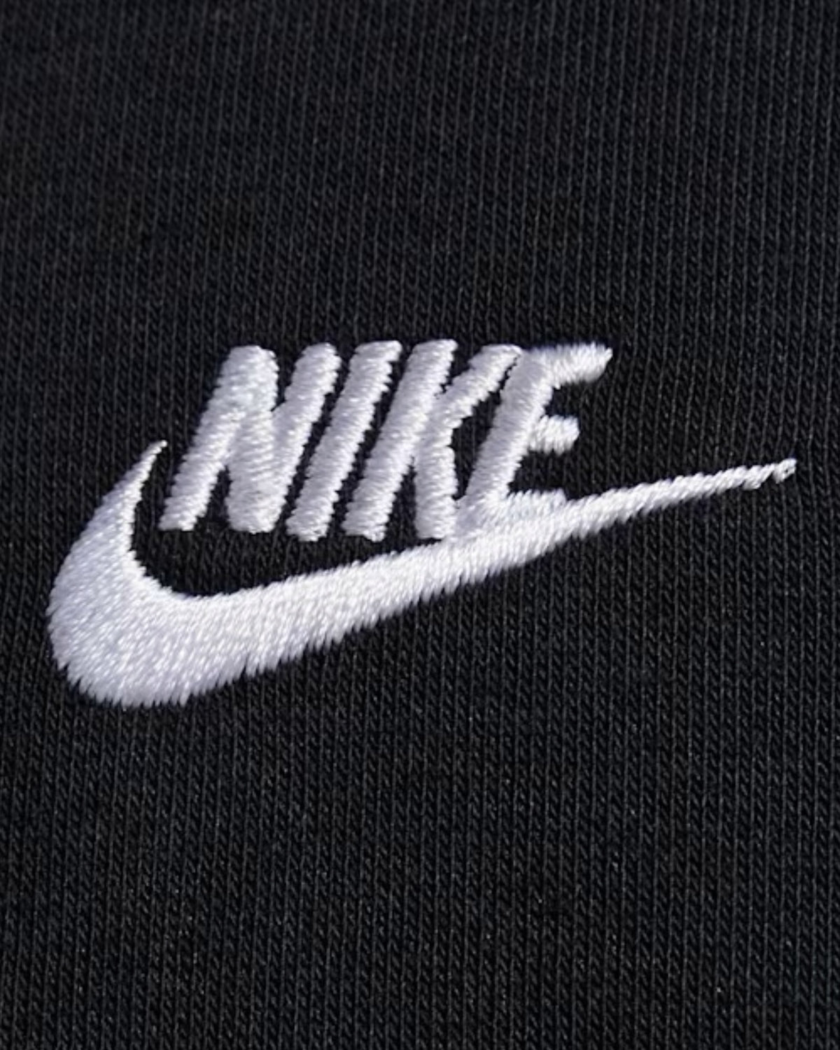 Nike Club Herren-Sweatshirt Schwarz/Schwarz/Weiß FN3866-010